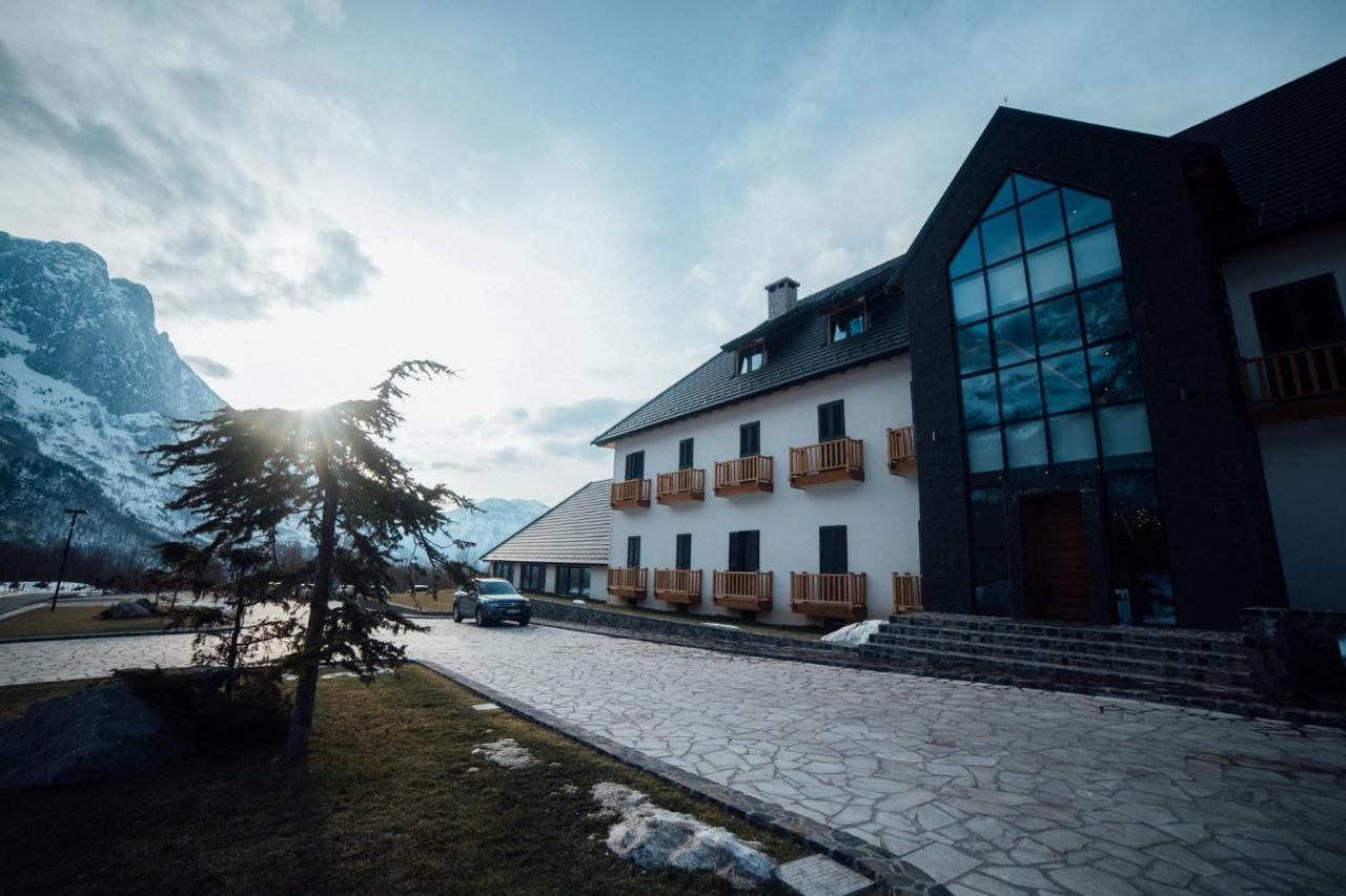 Hotel Kulla E Bajraktarit Boge المظهر الخارجي الصورة