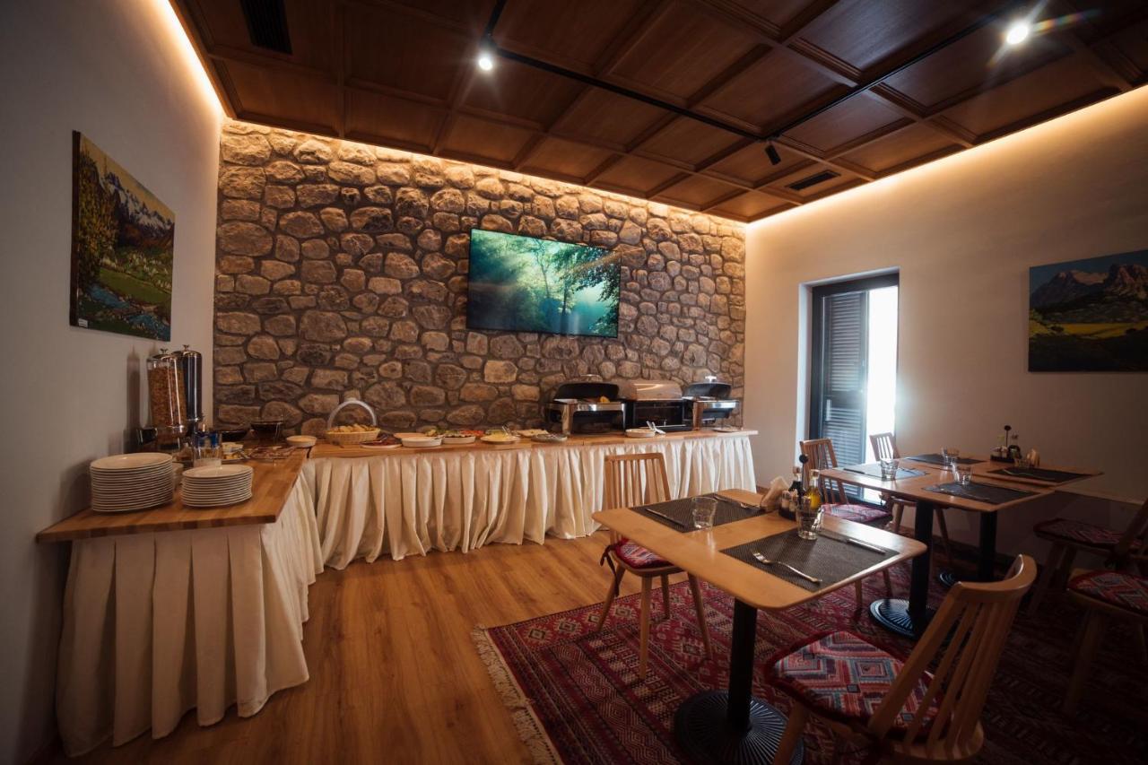 Hotel Kulla E Bajraktarit Boge المظهر الخارجي الصورة