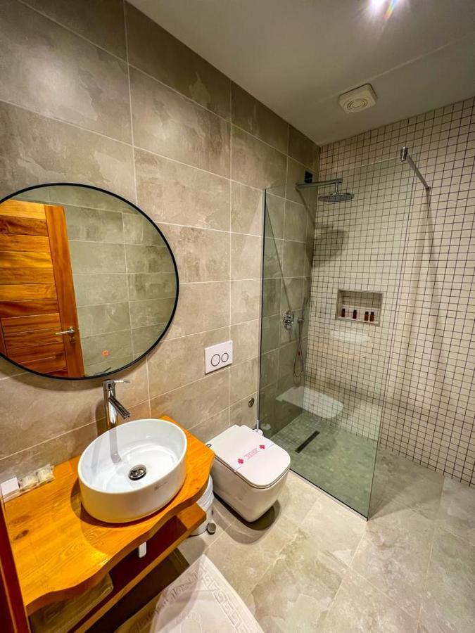 Hotel Kulla E Bajraktarit Boge المظهر الخارجي الصورة
